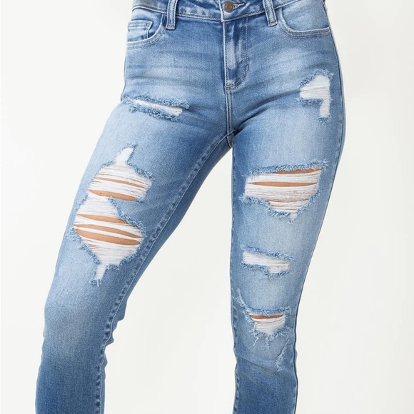 💕10/$10💕Cello Distressed Jeans💕 - Picture 3 of 11